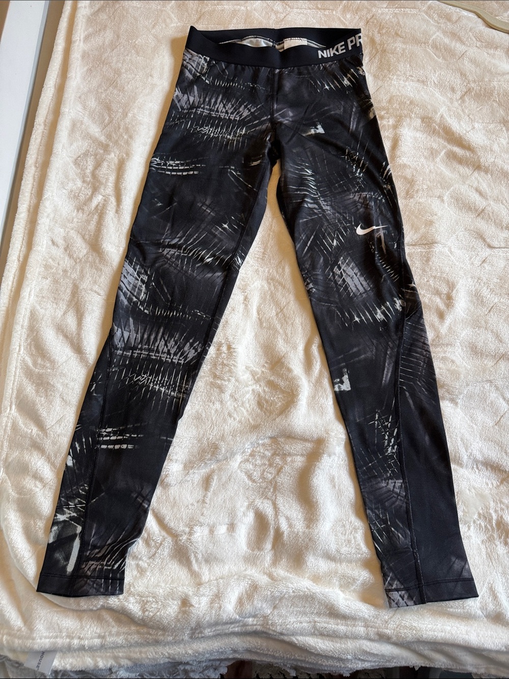 Nike Dry fit Black and Gray Print Performance Leggings